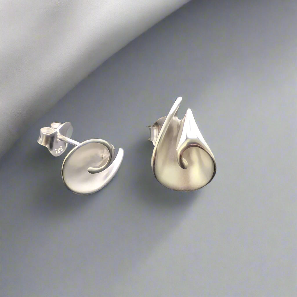 Silver flora earrings