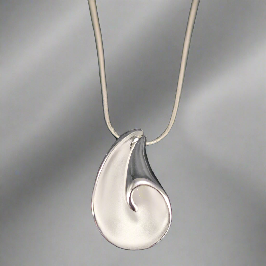 flora silver pendant