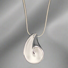 flora silver pendant