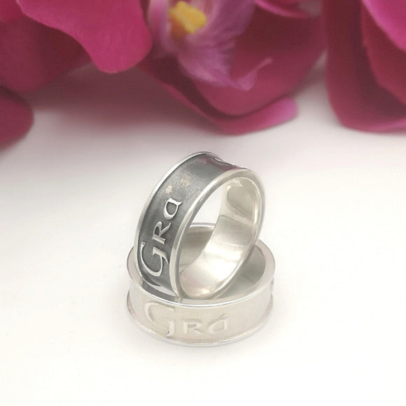 silver ring with Gra go deo written on it - doyle design dublin