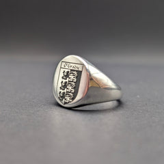 signet ring with o grady family crest in silver