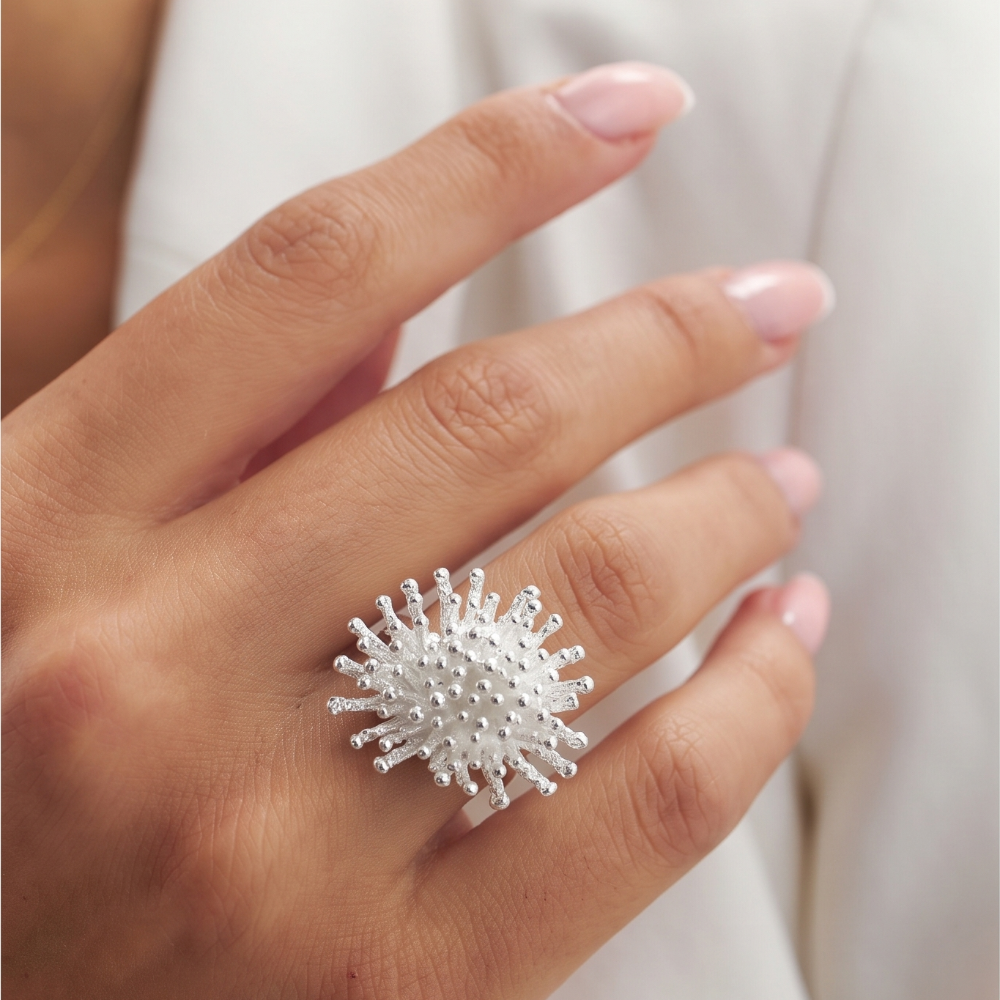 sterling silver ring looks like a starburst
